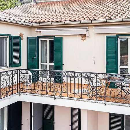 2 Bedroom Gorgeous In *