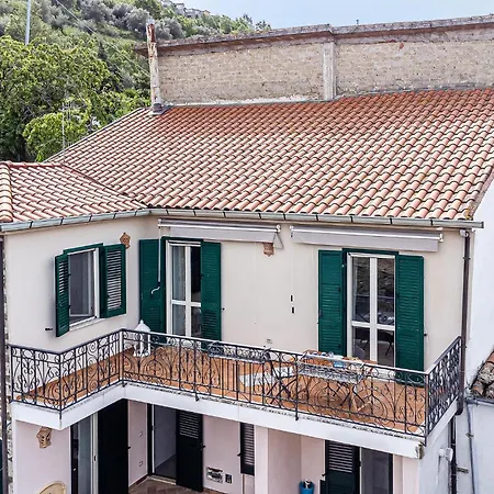 2 Bedroom Gorgeous In Apartman *
