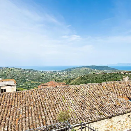 2 Bedroom Gorgeous In Appartamento