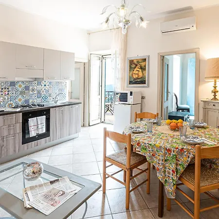 Appartamento 2 Bedroom Gorgeous In Laureana Cilento