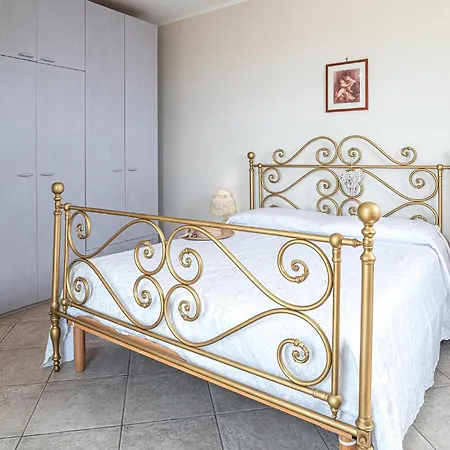 2 Bedroom Gorgeous In *