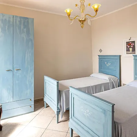 2 Bedroom Gorgeous In *