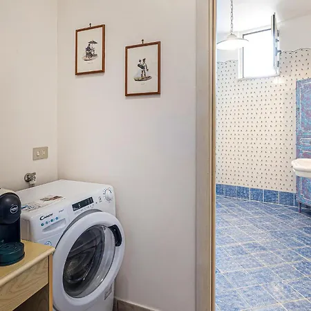 2 Bedroom Gorgeous In Laureana Cilento