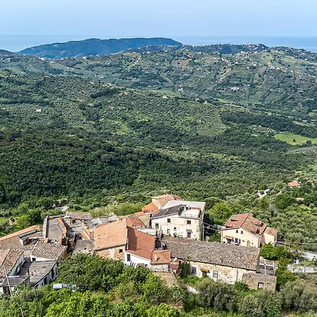 Appartamento 2 Bedroom Gorgeous In Laureana Cilento